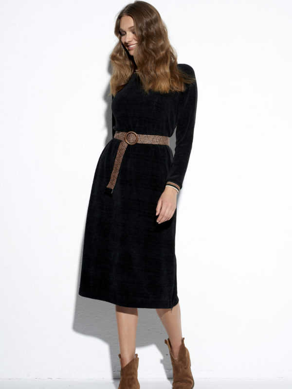 Czarna sukienka Fluffy.