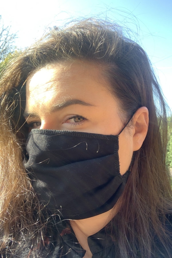 czarna maseczka ochronna