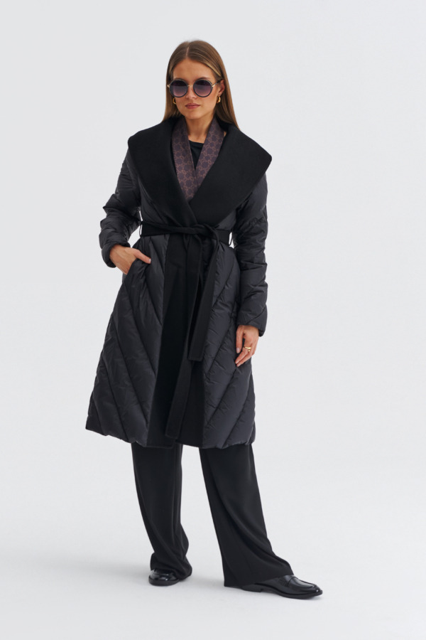 CZarny płaszcz z wełny i kaszmiru