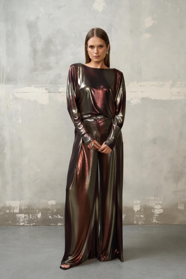 Komplet miedziany – wieczorowa bluzka i szerokie spodnie z wysokim stanem