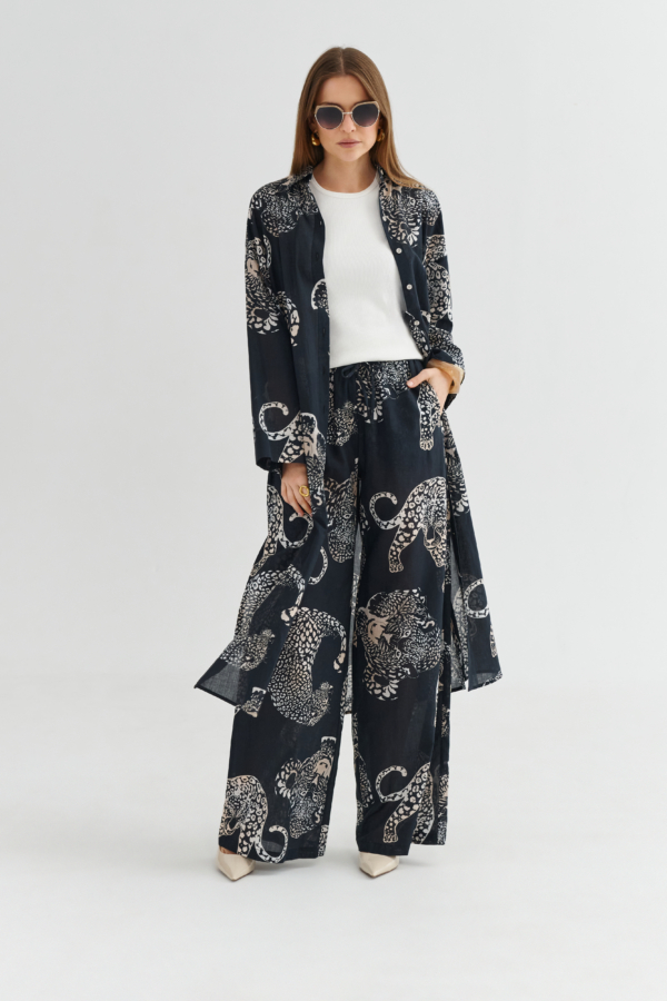 Proste spodnie damskie z gumką w pasie w print panter