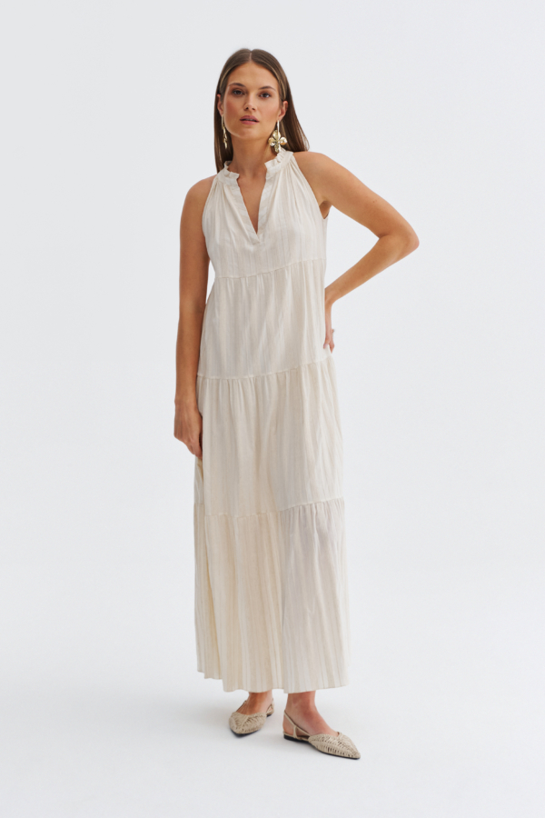 Długa sukienka ecru z falbanami i marszczeniem przy szyi