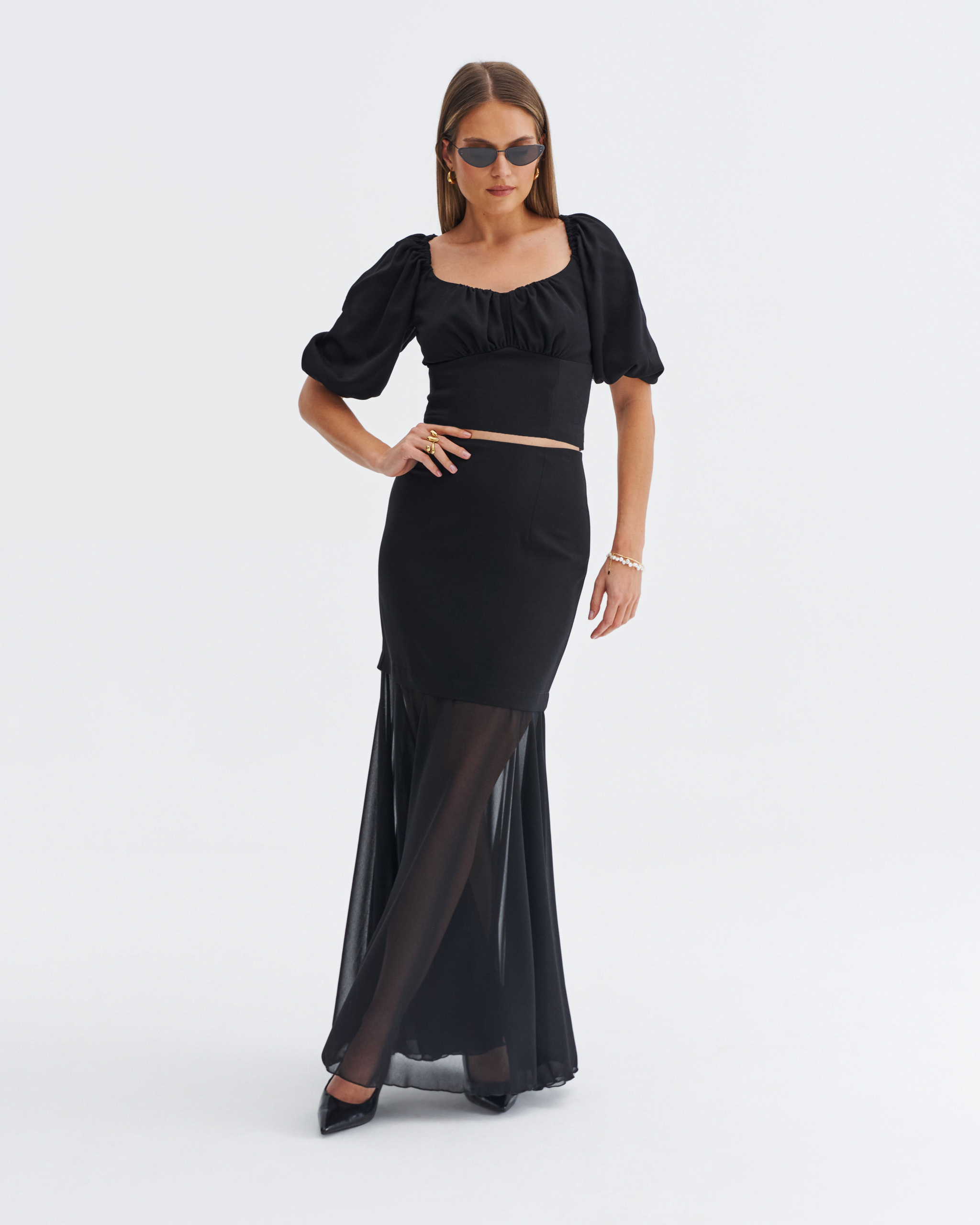 czarna spódnica maxi z transparentnym dołem