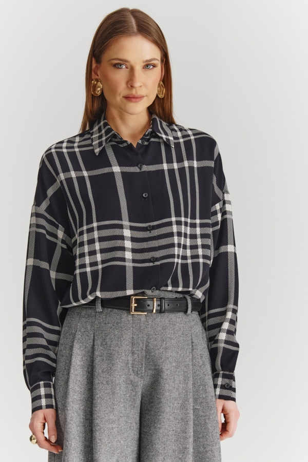 Koszula w kratę EMMA oversize - stylizacja ze spódnicą w jodełkę